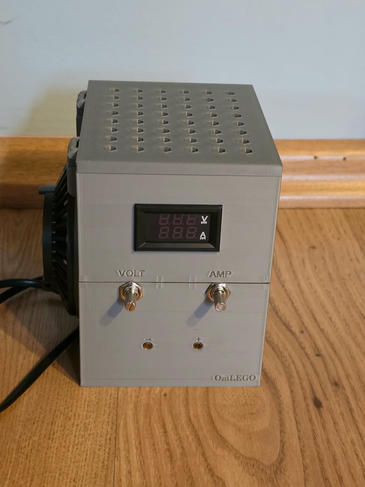 Smart Bench Power Supply Photo 1